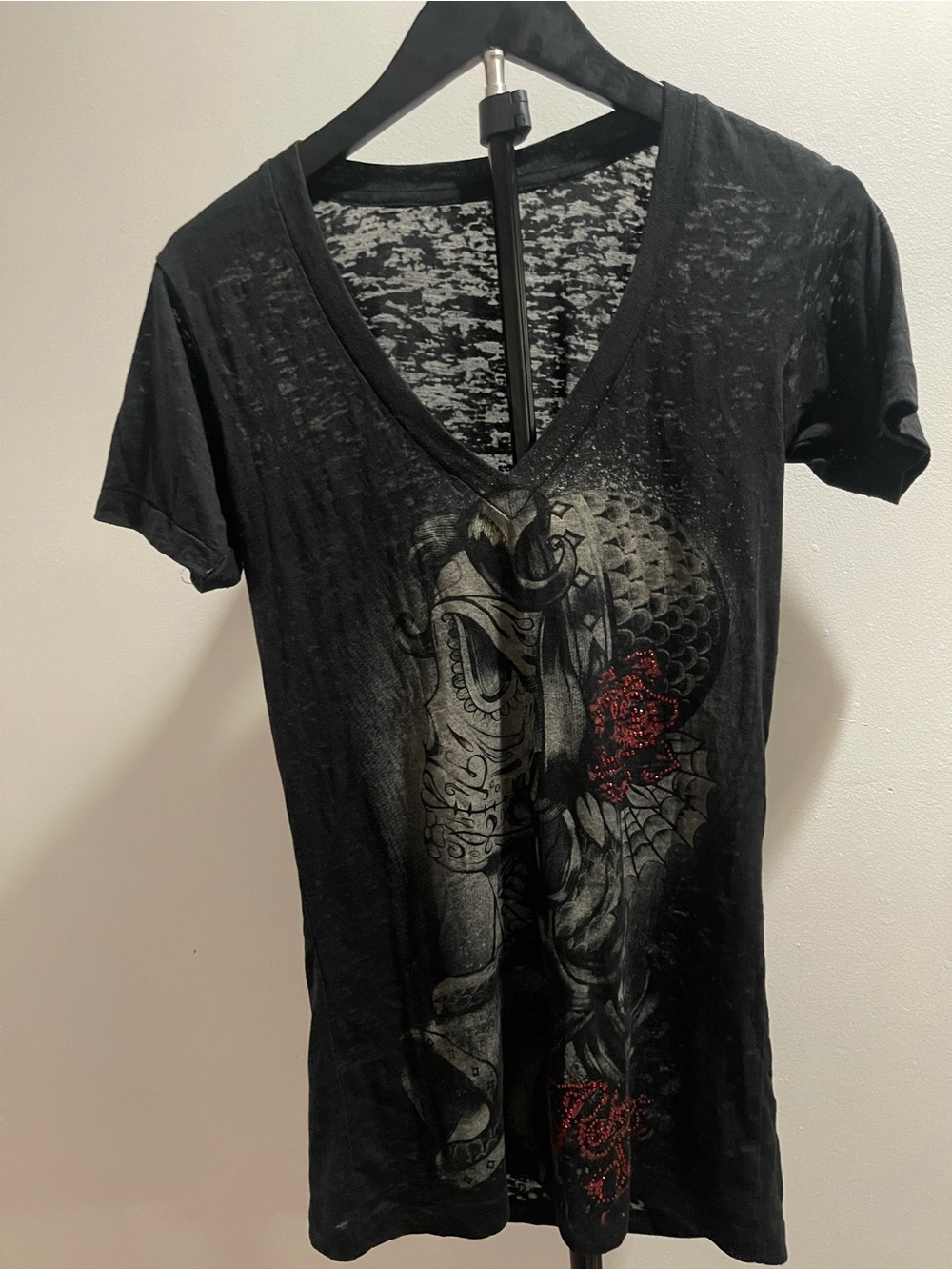 Black Burnout Sugar Skull Graphic V-Neck Tee Rhinestone Tattoo Style - Picture 4 of 5